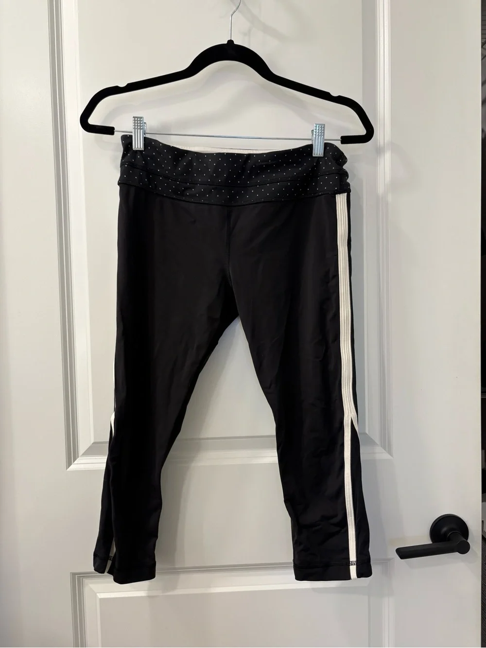 Lululemon Black Capri Leggings with White Side Stripe and Polka Dot Waistband